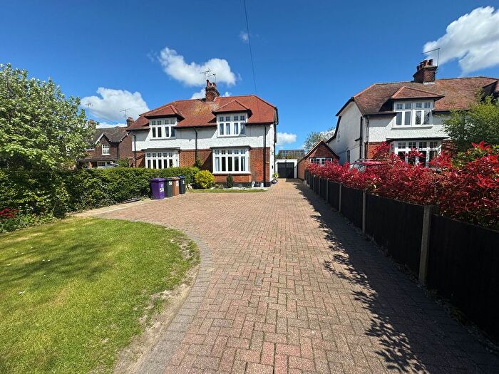 3 Bedroom Semi-Detached House For Sale In Green Lane, Letchworth Garden City, SG6