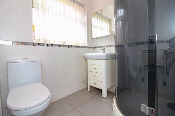 2 Bedroom Semi-detached Bungalow For Sale In Mill House View, Upholland, WN8