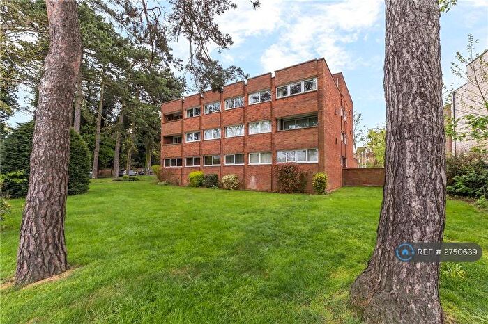 2 Bedroom Flat To Rent In Crosthwaite Court, Harpenden, AL5