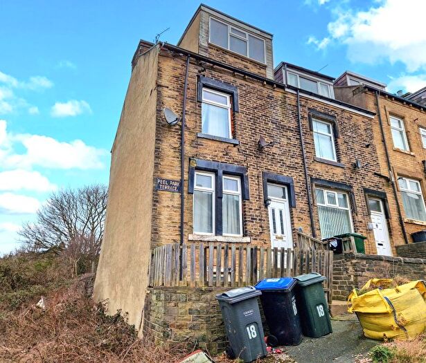 2 Bedroom End Terrace House For Sale In Peel Park Terrace, Bradford, BD2