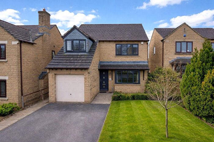 4 Bedroom Detached House For Sale In Moorland Avenue, Baildon, Shipley, West Yorkshire, BD17