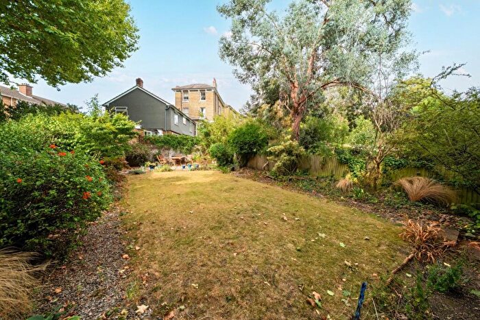 2 Bedroom Flat For Sale In Granville Park, London, SE13