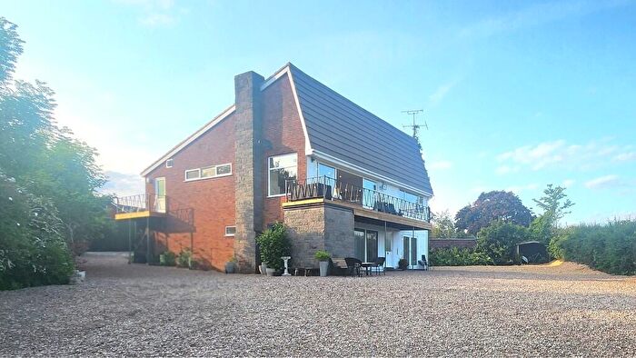 5 Bedroom Detached House For Sale In Elmcroft Road, North Kilworth, LE17