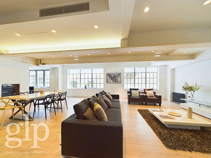 3 Bedroom Flat To Rent In Marshall Street, London, W1F
