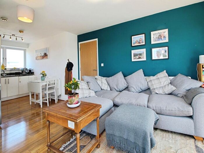 2 Bedroom Apartment For Sale In Aire Quay, Hunslet, Leeds, LS10