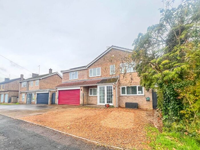 6 Bedroom Detached House For Sale In Royce Road, Alwalton, Peterborough, PE7