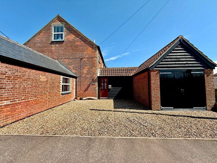 4 Bedroom Semi-Detached House For Sale In Priory Road, Bacton, NR12