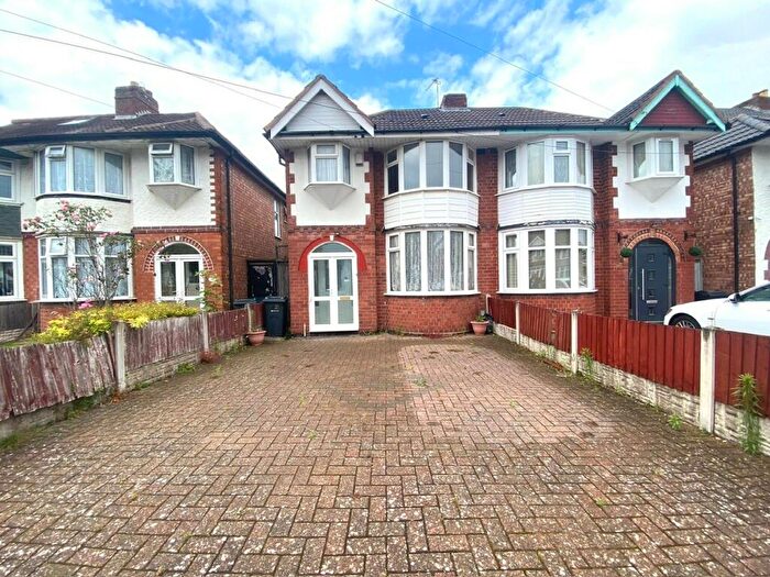 3 Bedroom Semi-Detached House To Rent In Glendower Road, Perry Barr, B42