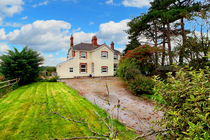 4 Bedroom Detached House For Sale In Llanmihangel, Cowbridge, CF71