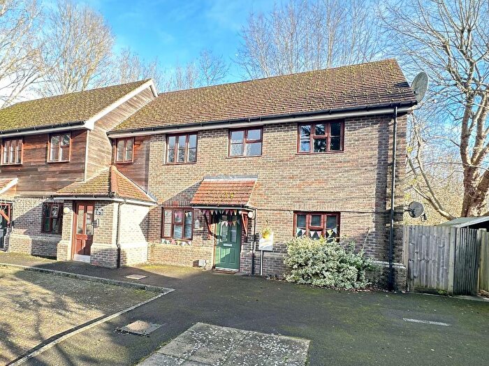 1 Bedroom Flat For Sale In Reads Walk, Steyning, West Sussex, BN44