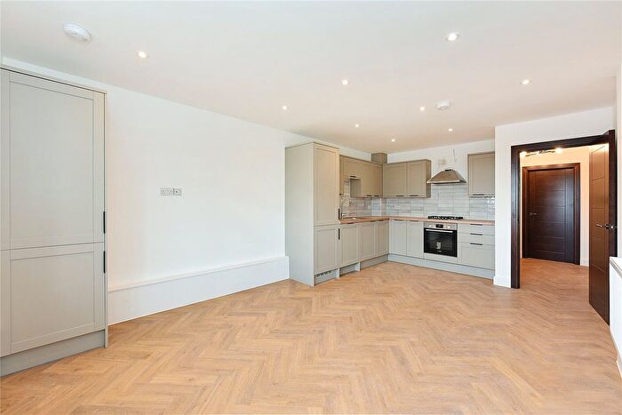 1 Bedroom Flat To Rent In Plumstead High Street, Plumstead, London, SE18