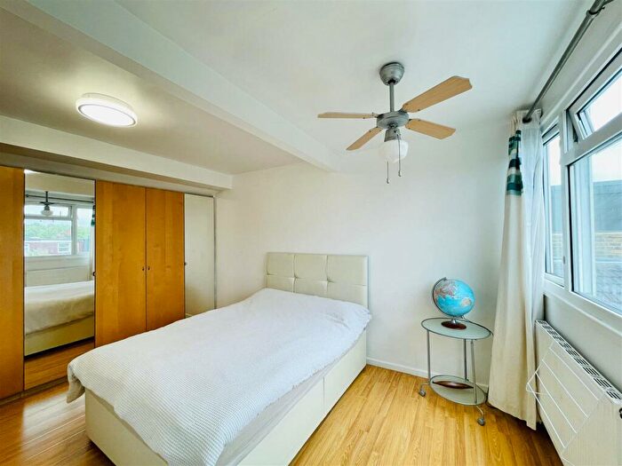 3 Bedroom House For Sale In Marten Road, London, E17