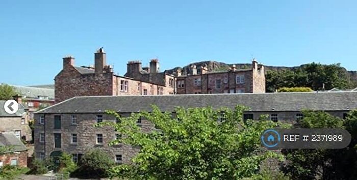 2 Bedroom Flat To Rent In St. Leonards Lane, Edinburgh, EH8