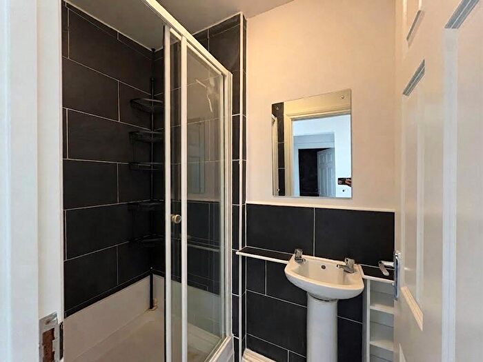 1 Bedroom Apartment To Rent In Embankment Road, Flat, PL4