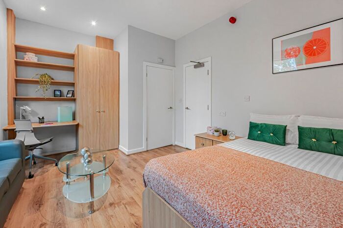 1 Bedroom Terraced House To Rent In Brookfield Road, Leeds, LS6