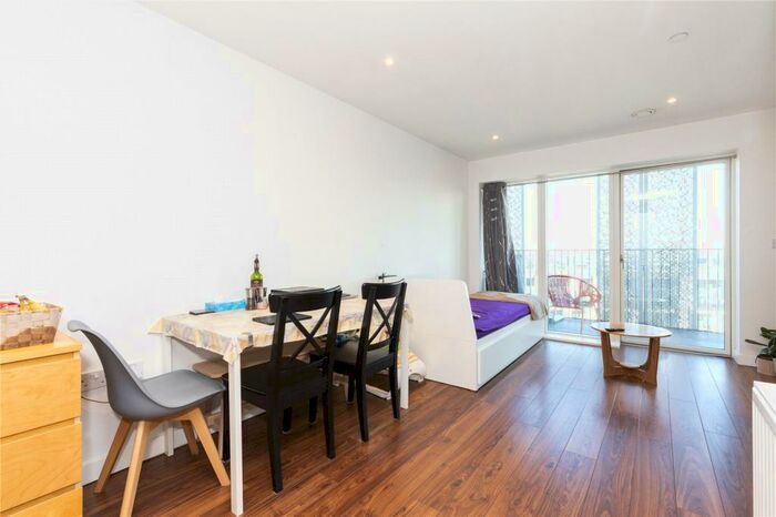 1 Bedroom Apartment To Rent In Atkins Square, Dalston Lane, London, E8