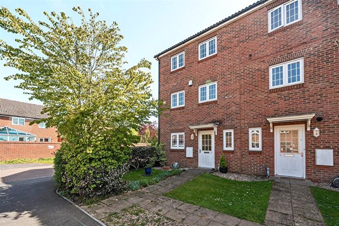 3 Bedroom Town House For Sale In Jersey Drive, Winnersh, Berkshire, RG41