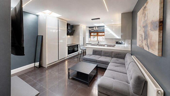 7 Bedroom House To Rent In Tiverton Road, Selly Oak, Birmingham, B29