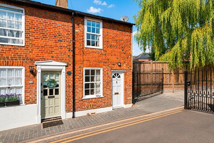 2 Bedroom End Of Terrace House To Rent In College Place, St Albans, Herts, AL3