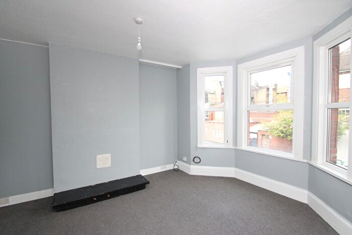 2 Bedroom Flat To Rent In Aberdeen Road, Croydon, CR0