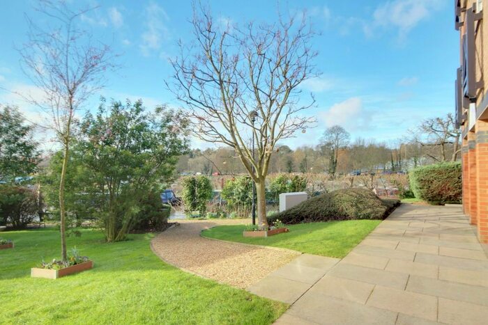 1 Bedroom Flat To Rent In Mitre Court, Railway Street, Hertford, SG14