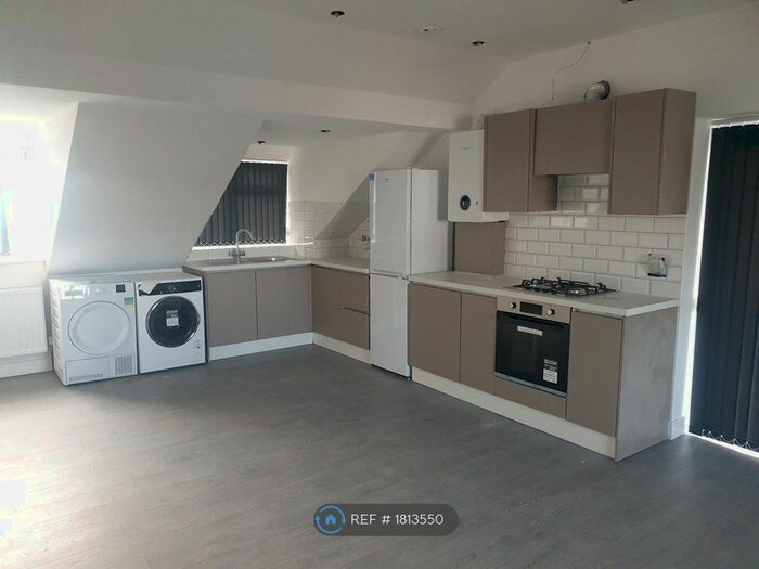 1 Bedroom Flat To Rent In Desborough Avenue, High Wycombe, HP11