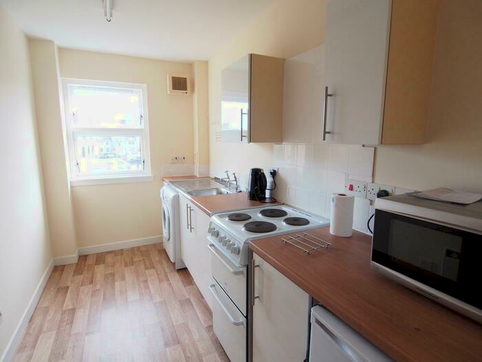 2 Bedroom Flat To Rent In George Street, First Floor Left, AB25