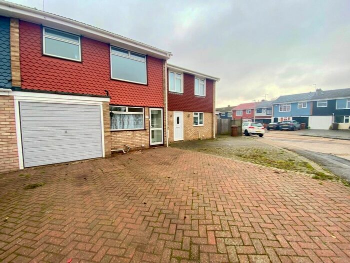 3 Bedroom Terraced House To Rent In Meadside Walk, Chatham ME5