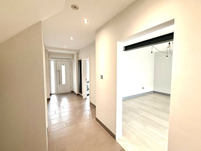 4 Bedroom Detached House For Sale In The Drive, Bollington, SK10