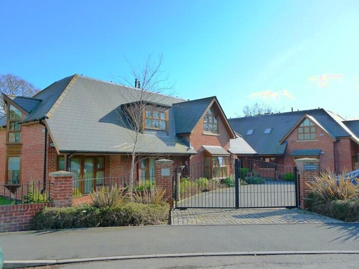 2 Bedroom Flat To Rent In Ferndown, BH22