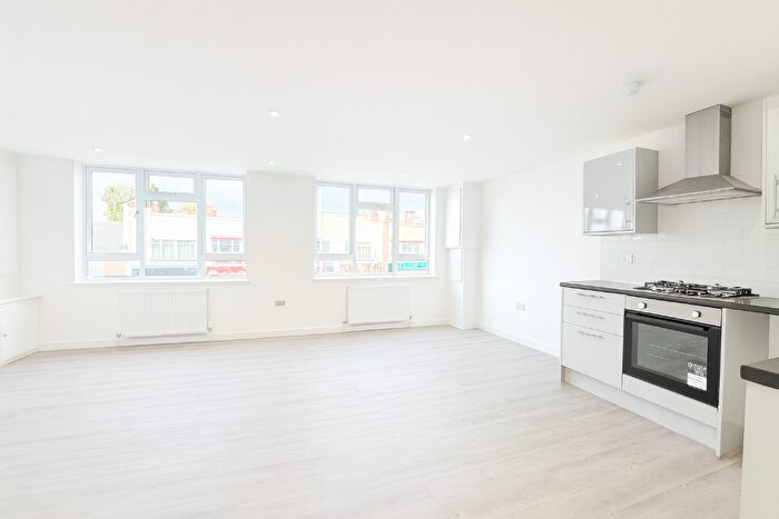 1 Bedroom Apartment For Sale In Central Parade, Ley Street, Ilford, London, IG2