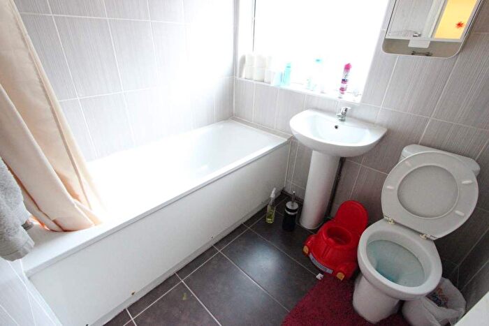 1 Bedroom Flat To Rent In Riverside Gardens, Wembley, HA0