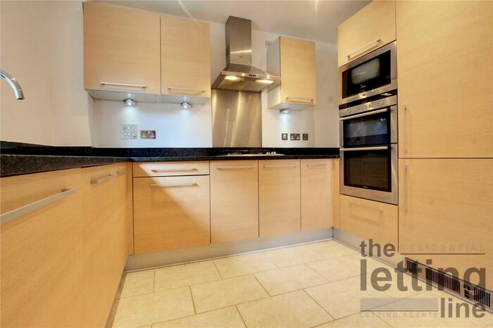 2 Bedroom Apartment To Rent In The Ridgeway, Enfield, Middlesex, EN2