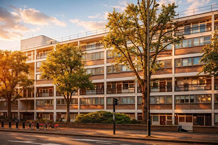 3 Bedroom Flat To Rent In Maida Vale, Dundee House, W9