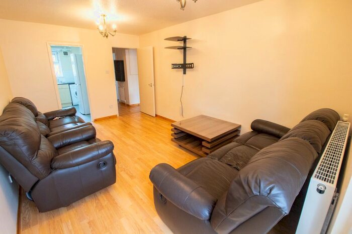 1 Bedroom Flat To Rent In Formby Court, Morgan Road, Highbury, N7