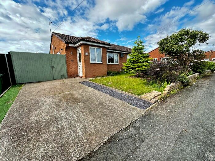 2 Bedroom Semi-Detached Bungalow To Rent In Stanmore Park, CH49