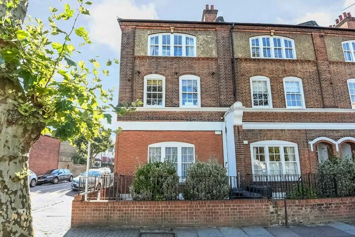2 Bedroom Flat To Rent In Magdalen Road, London SW18
