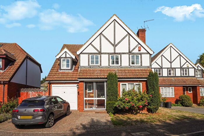 5 Bedroom Detached House For Sale In Pinner, Greater London, HA5