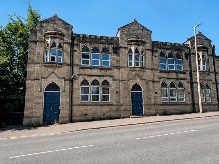 Detached House For Sale In Greenview, Briggate, Brighouse, West Yorkshire, HD6