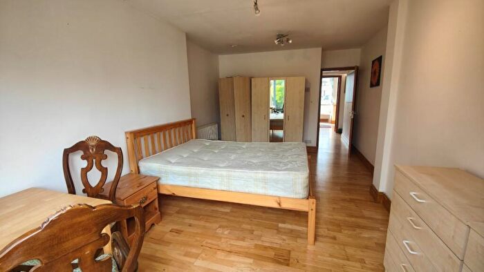 1 Bedroom Flat To Rent In Hendon Way, Brent Cross, NW2