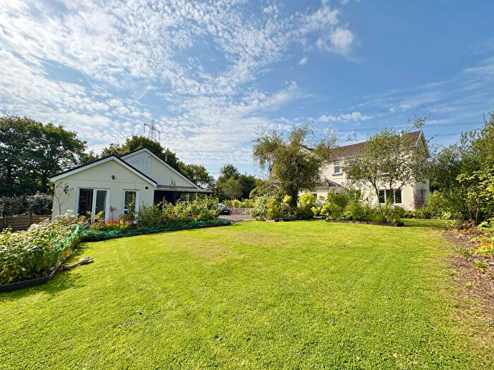 5 Bedroom Detached House For Sale In Llannon, Llanelli, SA14