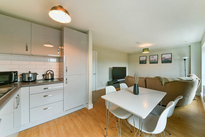 1 Bedroom Apartment To Rent In Weavers Yard, Newbury Newbury, RG14