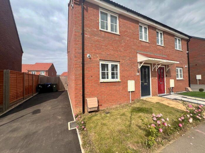 3 Bedroom Semi-Detached House To Rent In Blyth Way, Laceby, DN37