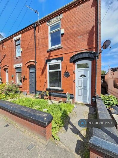 3 Bedroom End Of Terrace House To Rent In Ashton Road, Oldham, OL8