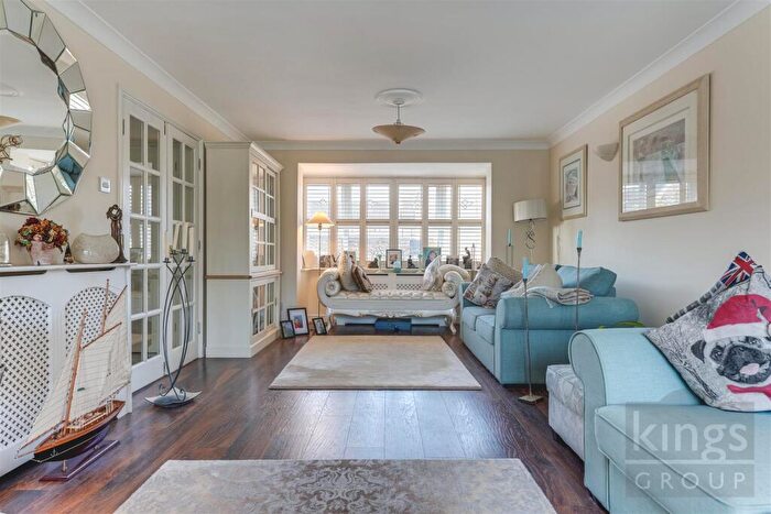 4 Bedroom Detached House For Sale In Haldane Close, Enfield, EN3