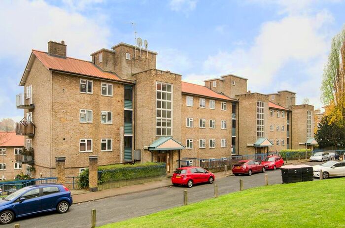 1 Bedroom Flat To Rent In Glen Albyn Road, Wimbledon, London, SW19