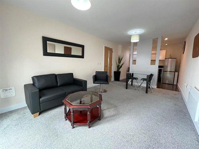1 Bedroom Apartment To Rent In Southside, City Centre, B5