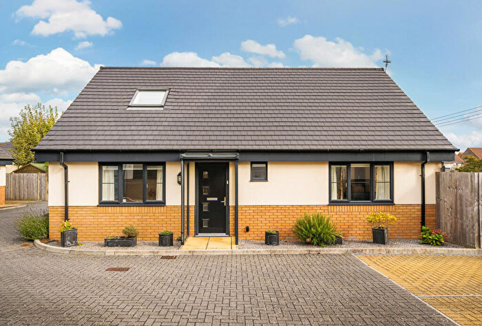 3 Bedroom Bungalow For Sale In The Greenaways, Chipping Sodbury, Bristol, Gloucestershire, BS37