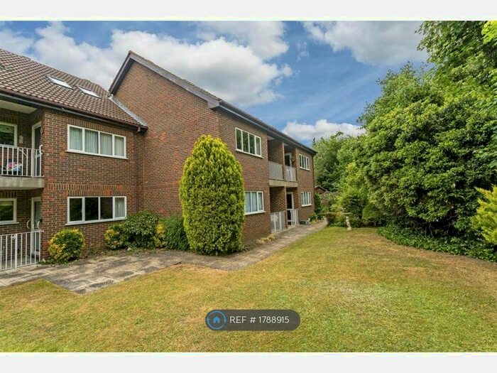 2 Bedroom Flat To Rent In Forge Lane, Sutton, SM3