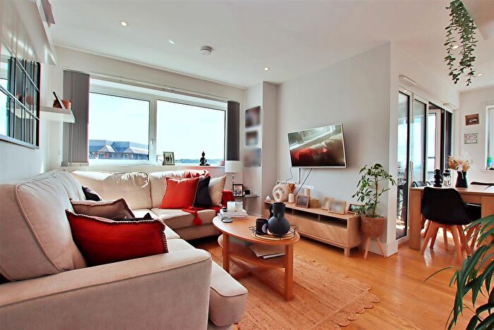 1 Bedroom Flat For Sale In Elstree House, Elstree Way, Borehamwood, WD6